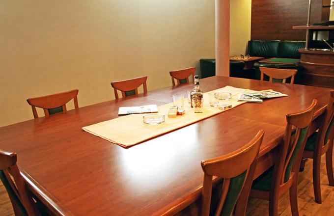 Hotel Maxim Svätý Jur エクステリア 写真
