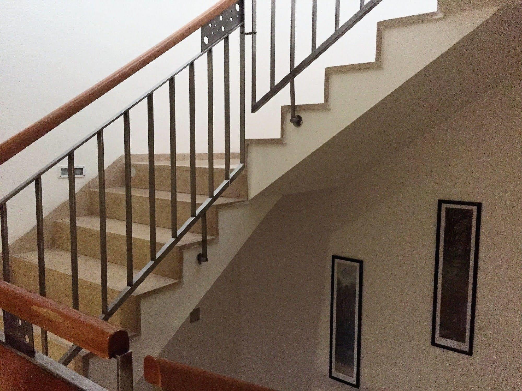 Hotel Maxim Svätý Jur エクステリア 写真